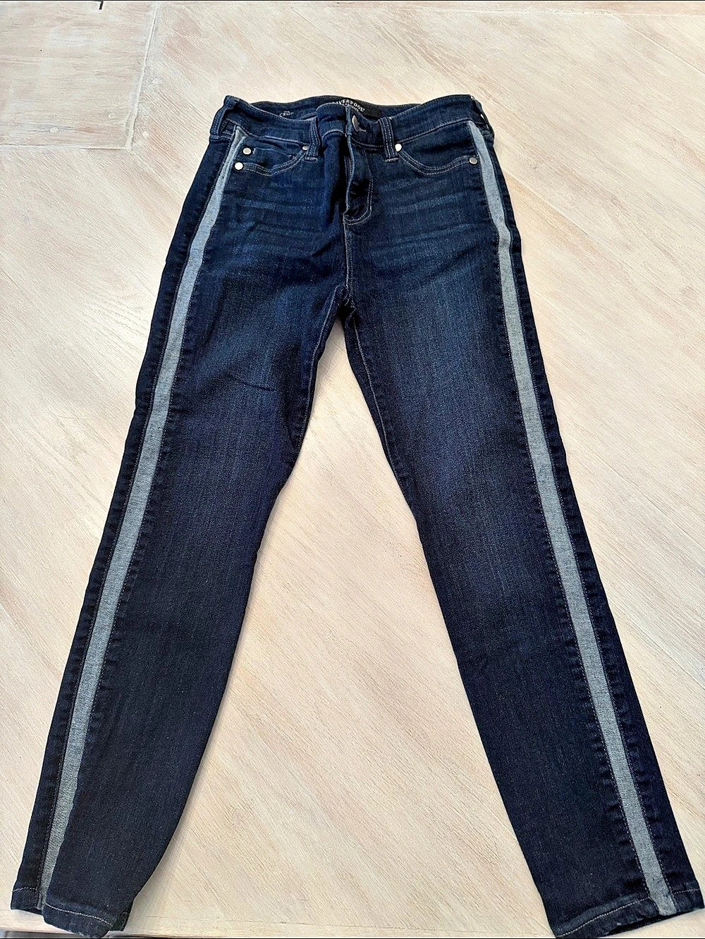 Liverpool the Crop Straight Leg Jeans in Blue Waist 27 Like New